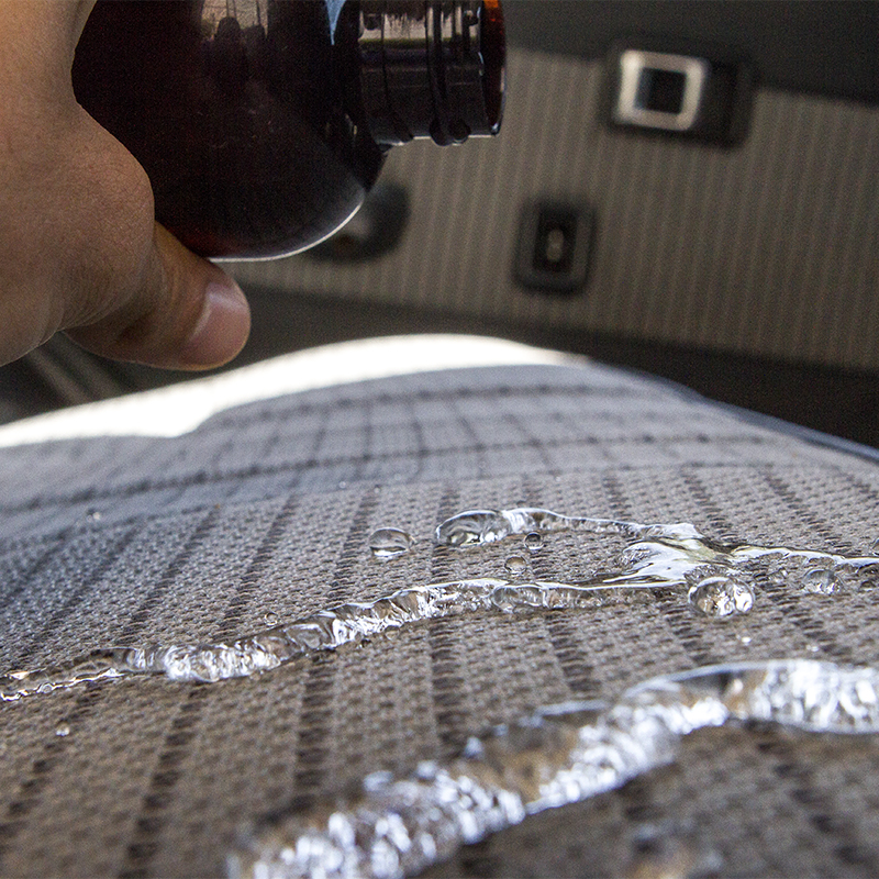 Carpet-and-Upholstery-Protection-Beading-Water-1